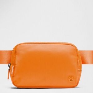 Lululemon Everywhere Belt Bag - Vibrant Orange